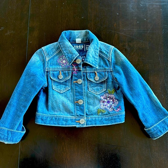 GAP Other - Embroidered Jean jacket size 3